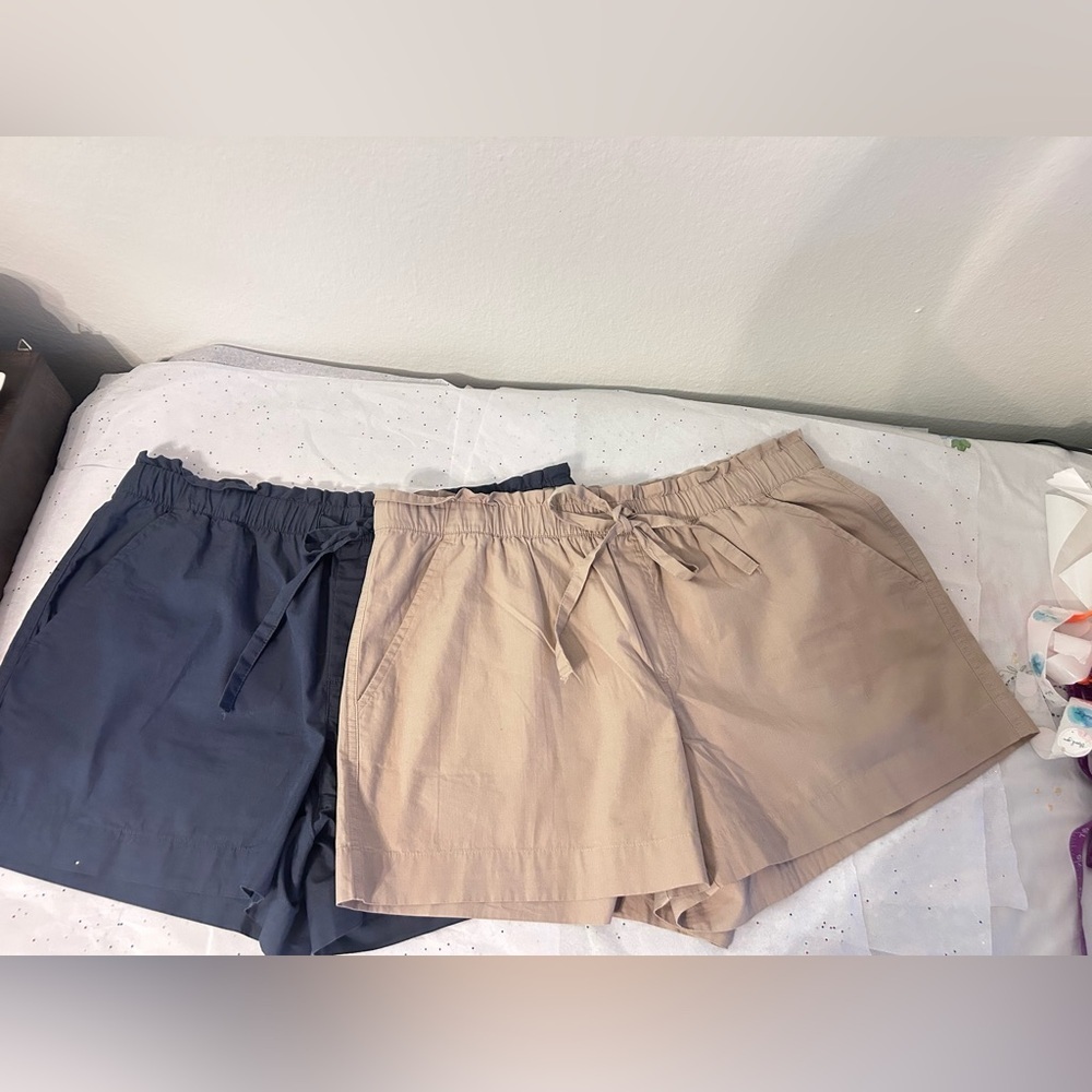 LOFT Taupe Relaxed Shorts
Set of two Loft brand shorts size L
